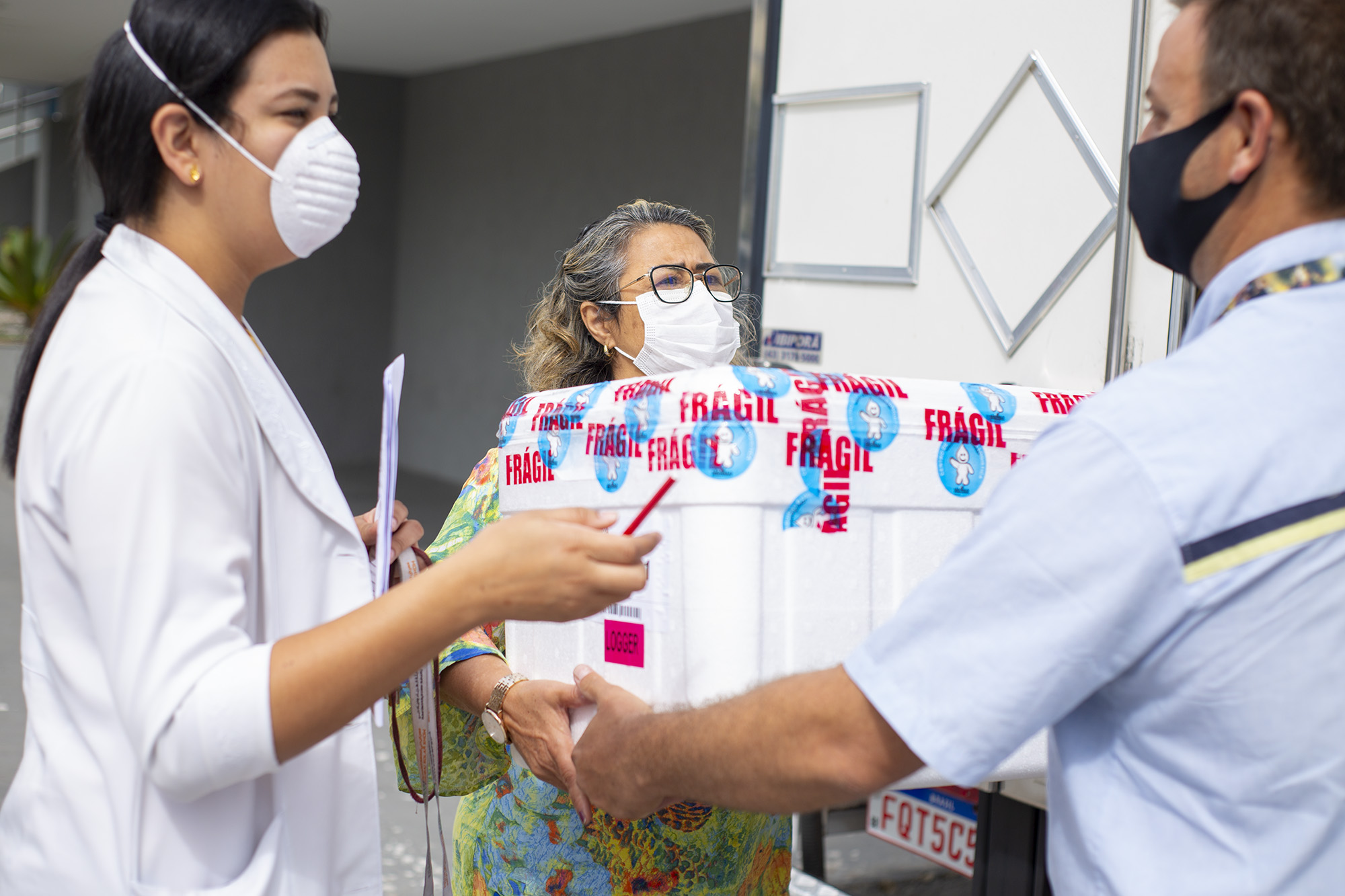 Cotia recebe novo lote de vacina contra a Covid-19