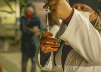 Covid-19: Prefeitura faz força-tarefa para imunizar pessoas em situação de rua