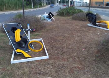 Maio Amarelo: “túmulos” são montados na estrada de Caucaia do Alto