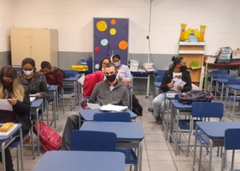 Alunos do Fundamental e do EJA compartilham histórias no “Projeto Cartas entre Gerações”