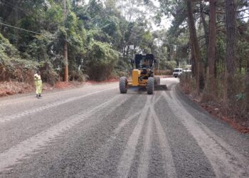 O maior programa de pavimentação de Cotia segue a todo vapor