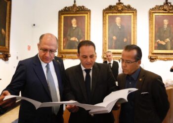 Prefeitura de Cotia pede apoio do Estado para revitalizar Estrada de Caucaia   