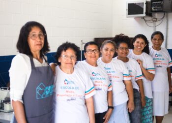 Curso gratuito de costura do Fundo Social forma mais uma turma