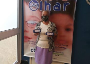 Fundo Social realiza a entrega de dezenas de óculos em mais uma edição do Novo Olhar