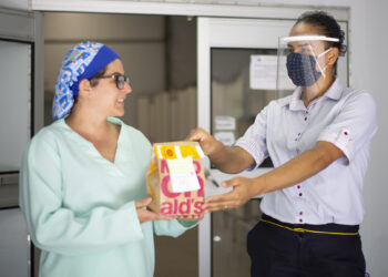 MC Donald’s doa lanches para equipe do hospital de campanha de Cotia