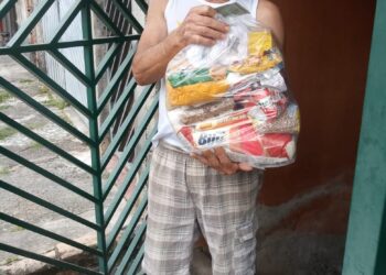 Acamados e pessoas com deficiência já começaram a receber cestas de alimentos da SDS