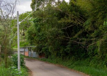 Prefeitura leva iluminação pública para a rua Manoel da Nóbrega