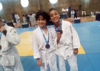 Alunos do Judô infantojuvenil de Cotia fazem bonito em festival