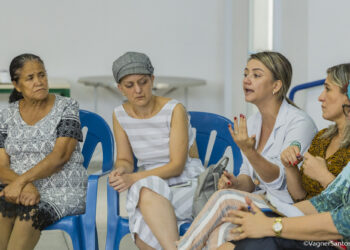 Filme e roda de conversa sensibilizam sobre prevenção do câncer de mama