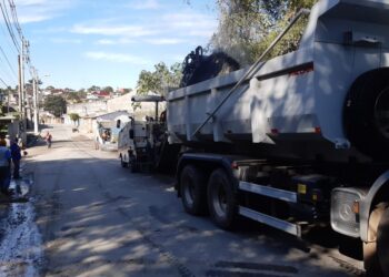 Trecho da Av. Brasil passa por fresagem para receber nova pavimentação