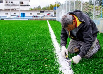 Reforma no Campo Beira Rio Jd. Cotia contempla a implantação de grama sintética