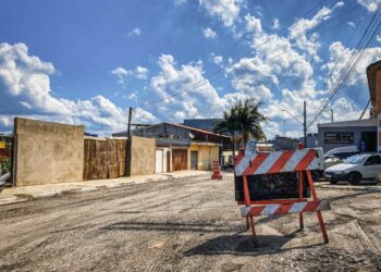 Diversos bairros de Cotia recebem nova fase do Programa Asfalto Novo