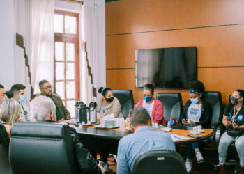 Em reunião com o grupo “Mães que Lutam” Secretários apresentam iniciativas voltadas para o autista