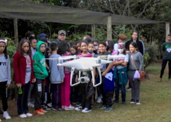 Guardiões Ambientais Mirins fazem visita técnica ao Viveiro e à cooperativa de reciclagem