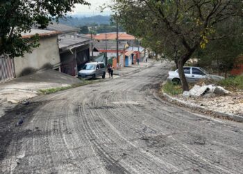 Asfalto Novo: Prefeitura começa a fresagem em mais duas ruas do Jd. do Engenho
