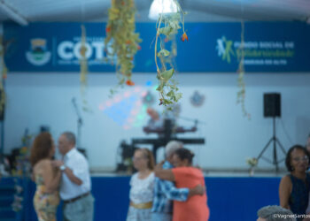 Baile da 3ª Idade dá as boas-vindas à estação mais florida do ano