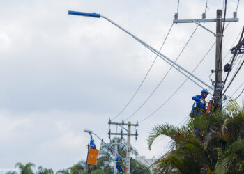 Ilumina Cotia: novos pontos ganham iluminação pública com lâmpadas LED