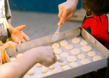 Me Abraça” atende beneficiários de programas sociais instituições conveniadas pessoas com deficiência e idosos