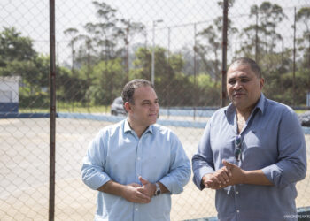 Representantes do governo vistoriam obras e anuncia novos projetos para Cotia   