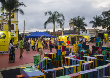 Centenas de pessoas prestigiaram as atrações do Circuito Sesc de Artes em Cotia   