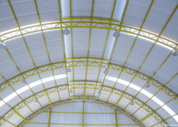 Prefeitura conclui a cobertura da quadra da EM Caputera   