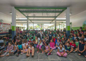 Grupo Palco resgata brincadeiras de rua em escolas de Cotia