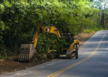 Prefeitura inicia construção de calçadas em vias importantes da cidade para dar mais segurança a pedestres