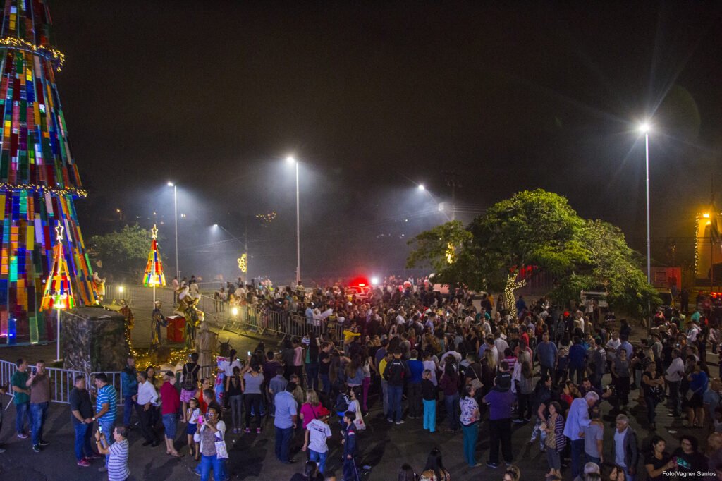 Decoração Natal em frente à Prefeitura _Vagner Santos (11)