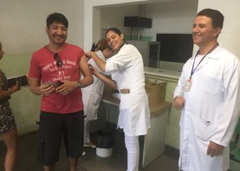 Cotia vacina mais de duas mil pessoas no Dia D contra a Febre Amarela   
