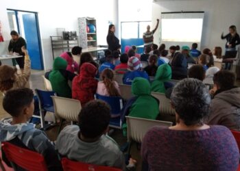 Alunos de escola municipal de Cotia recebem certificado de “Guardião Mirim Ambiental”