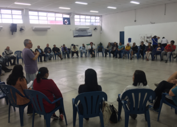 Dezenas de pacientes e familiares participam de evento sobre saúde mental   