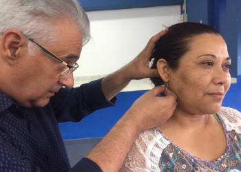FSS de Caucaia promove palestra e sessões com acupunturista   