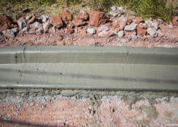 Secretaria de Obras executa melhorias em passeios públicos   