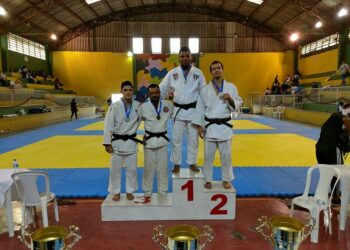 Judocas de Cotia conquistam 22 medalhas na Copa Jandira   