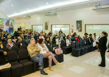 Cotia aprova propostas em assistência social durante Conferência