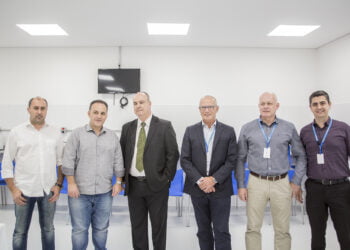 Prefeito Rogério Franco visita base operacional da AES Eletropaulo instalada em Cotia   