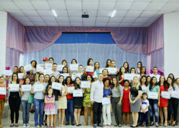 Cotia forma mais uma turma em cursos de geração  de renda e anuncia mais vagas