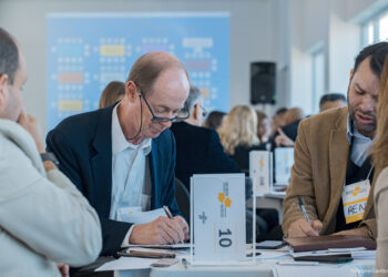 Encontro de Negócios reuniu dezenas de empreendedores de Cotia e região