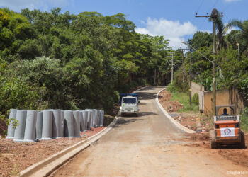Prefeitura avança com as obras de pavimentação da Estrada dos Pereiras   