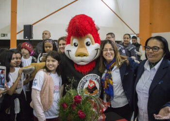 Proerd forma 370 alunos da rede municipal de Cotia   