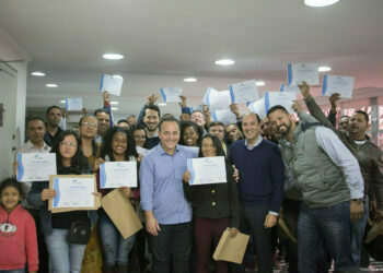 Prefeitura entrega certificados para 1ª turma do curso de Soldador Básico      
