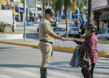Cotia realiza ação de segurança no Dia Internacional do Pedestre   