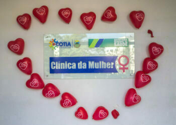 Emoção marca homenagem a mães e enfermeiros