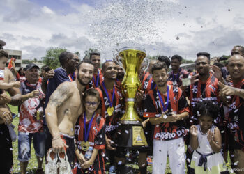 Atlético Independente levanta a taça no campeonato de Caucaia e o Mocidade sobe para a 1ª divisão   