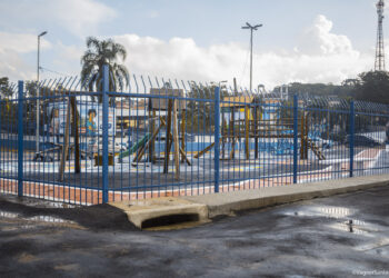 Prefeitura revitaliza área de lazer ao lado do estádio de Caucaia do Alto