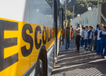 Guardiões Ambientais Mirins fazem visita técnica à cooperativa de reciclagem