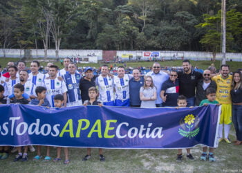 Prefeito Rogério Franco prestigia Futebol Solidário pela APAE   