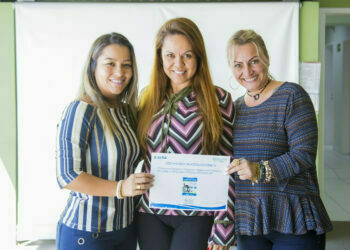 Escola de Barueri doa lacres para campanha do Fundo Social de Cotia   