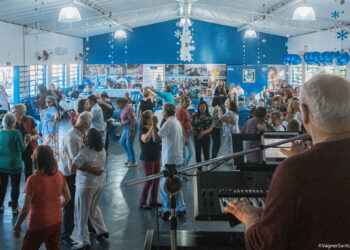 ‘Alta temperatura’ marca o Baile de Inverno da Terceira Idade de Cotia