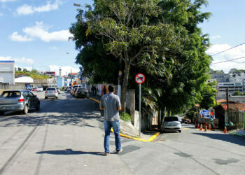 Rua Bandeirantes passa a ter mão dupla